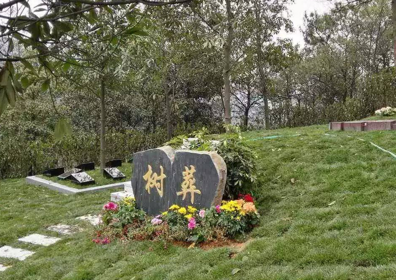 安葬风水中的细节：如何避免风水不利